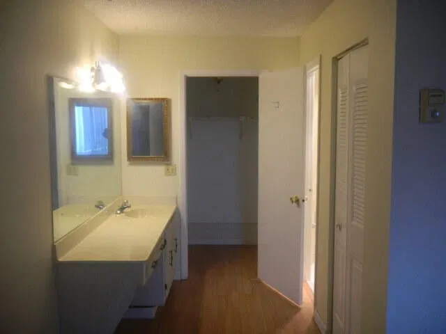 Residence photo 6