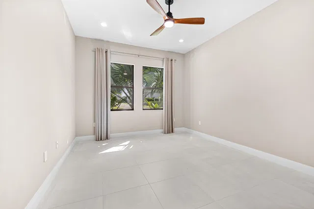 Residence photo 15
