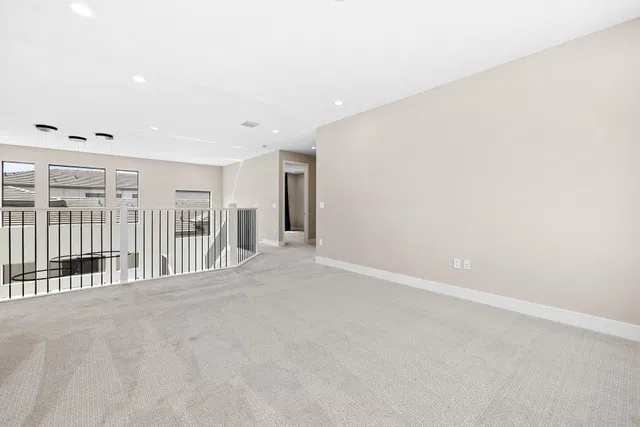 Residence photo 17