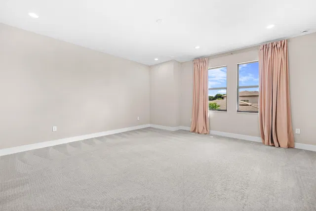Residence photo 26
