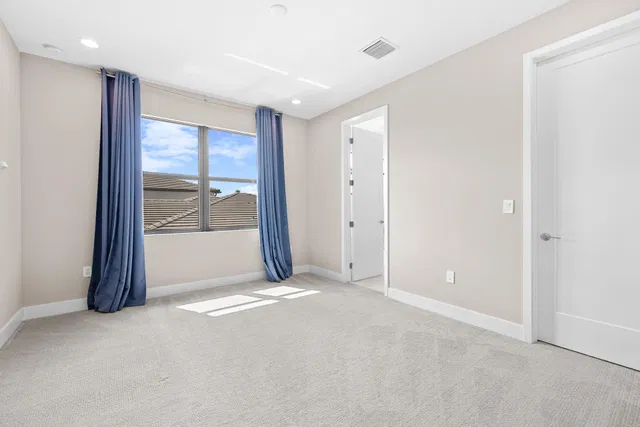 Residence photo 30