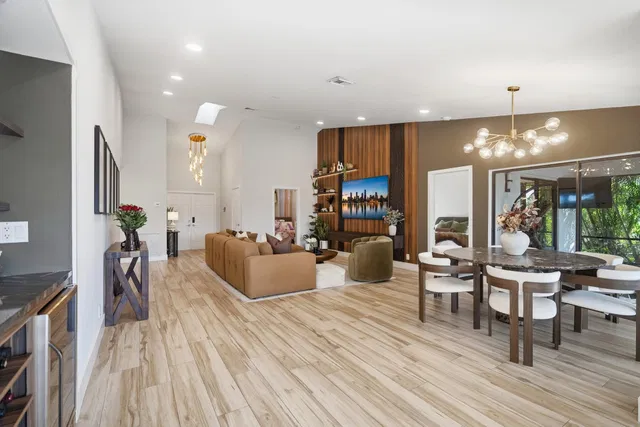  Residence photo 8