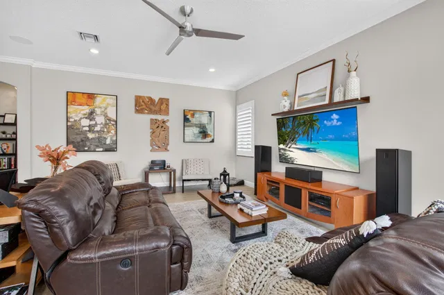 Residence photo 12