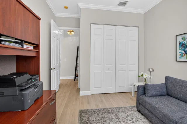  Residence photo 16