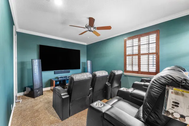 Residence photo 39