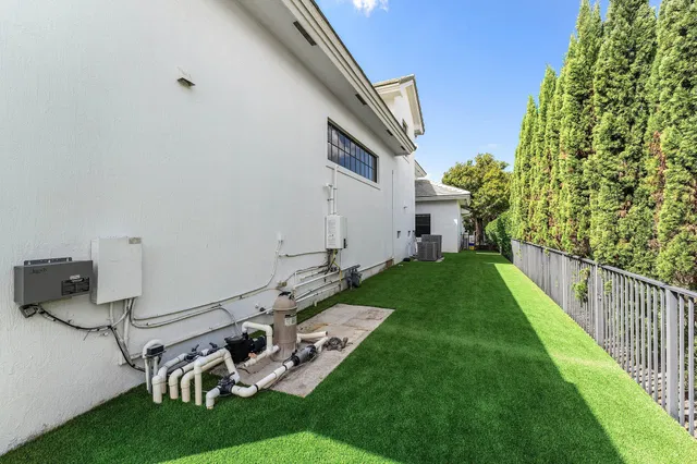 Residence photo 51