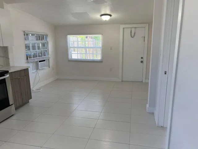 Unit 3 Back House photo 5