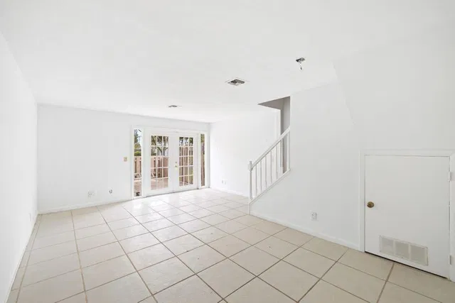  Residence photo 8