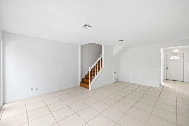  Residence photo 9
