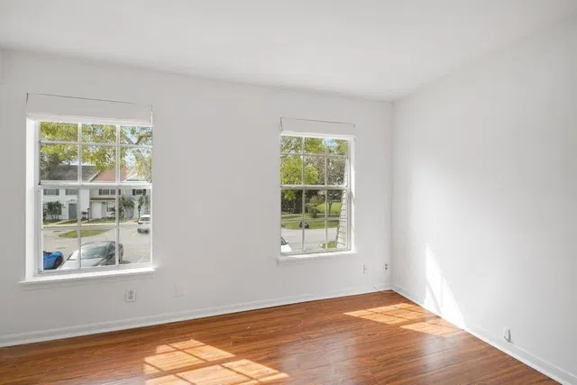  Residence photo 11