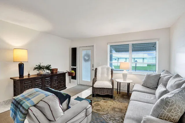Residence photo 5
