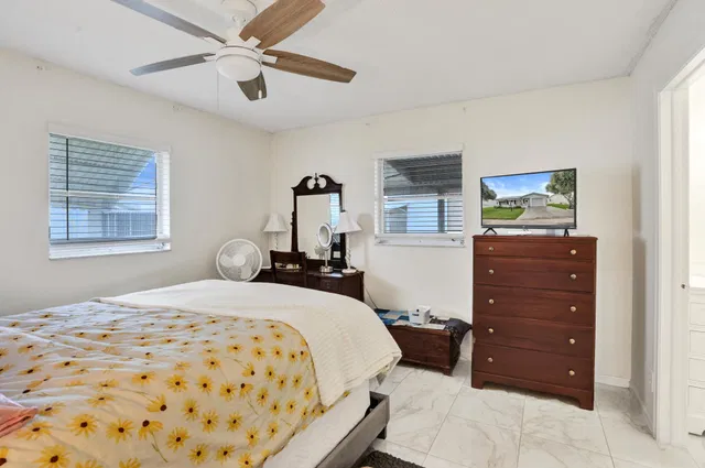 Residence photo 17
