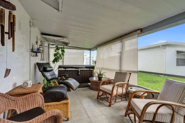 Residence photo 22