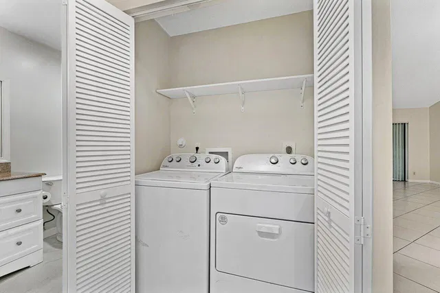 Unit 462 photo 20