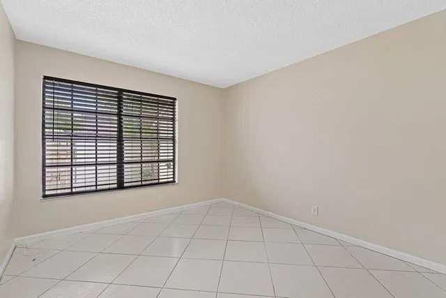Unit 462 photo 21