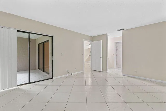 Unit 462 photo 26