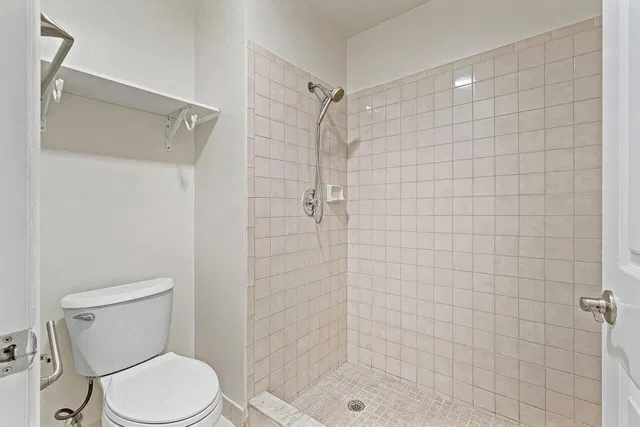 Unit 462 photo 30