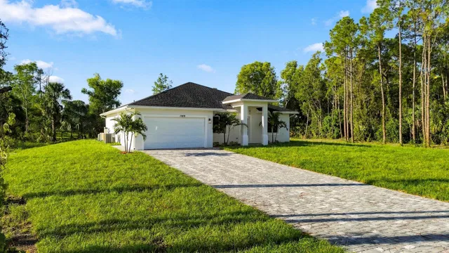 Residence photo 3