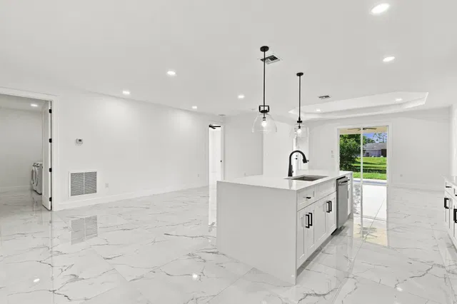 Residence photo 19