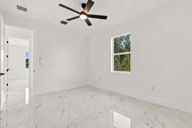 Residence photo 33