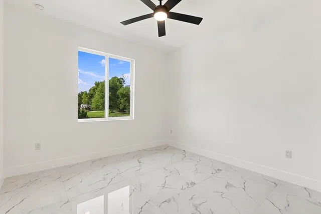 Residence photo 37