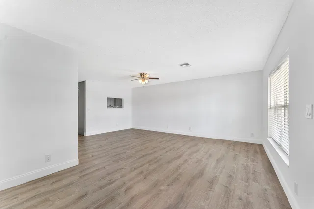 Residence photo 2