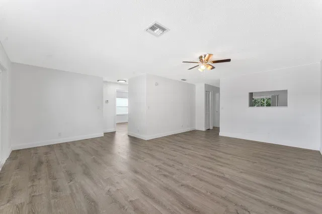 Residence photo 3
