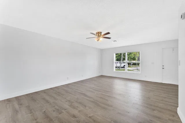 Residence photo 5