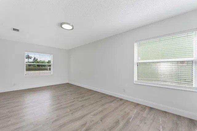 Residence photo 7