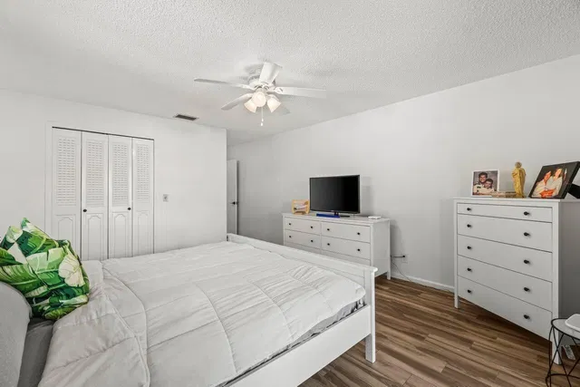 Residence photo 16