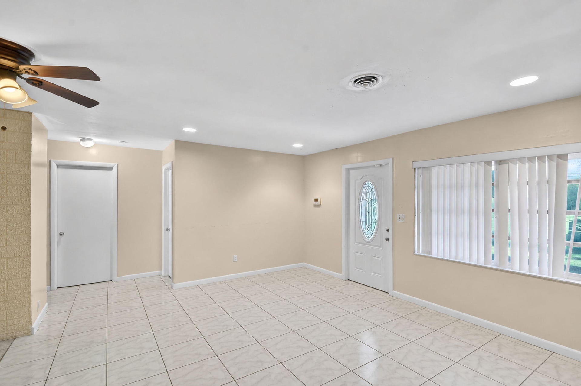 Residence photo 12