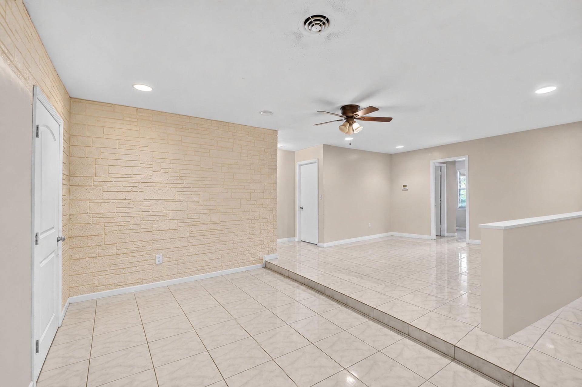 Residence photo 14