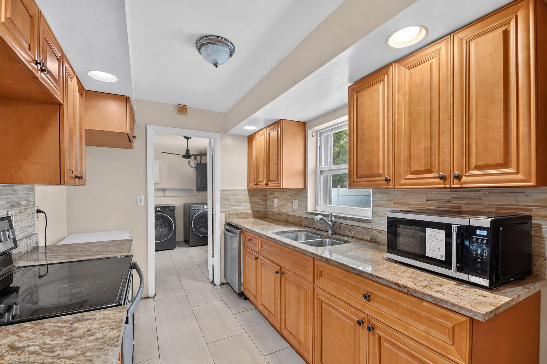 Residence photo 16