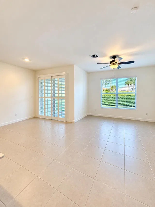  Residence photo 6