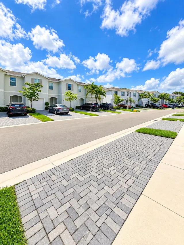  Residence photo 26