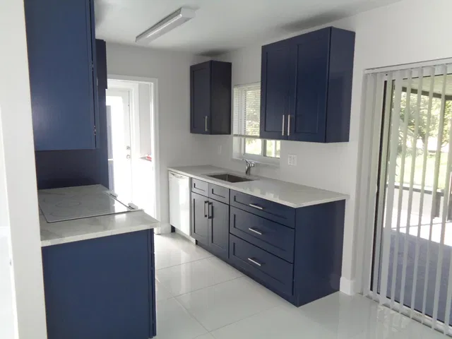 Residence photo 2