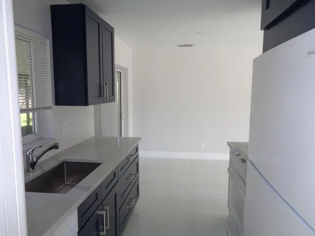 Residence photo 4