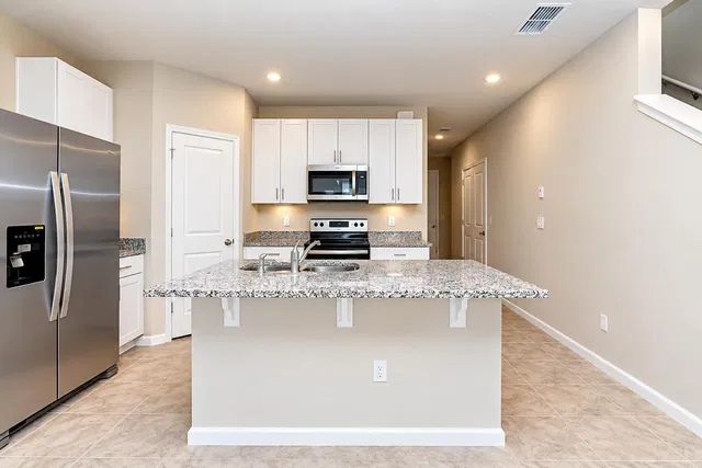 Residence photo 3