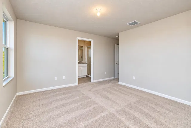 Residence photo 13