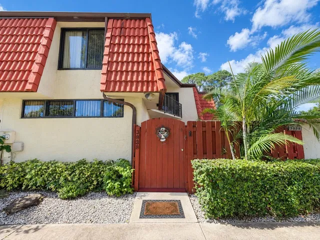 Residence photo 2