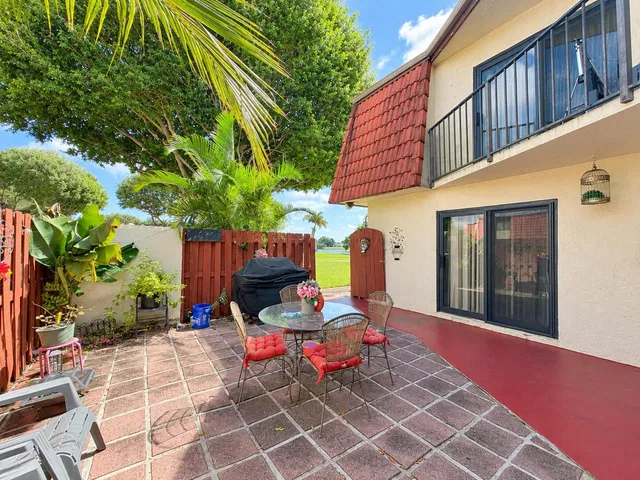 Residence photo 4