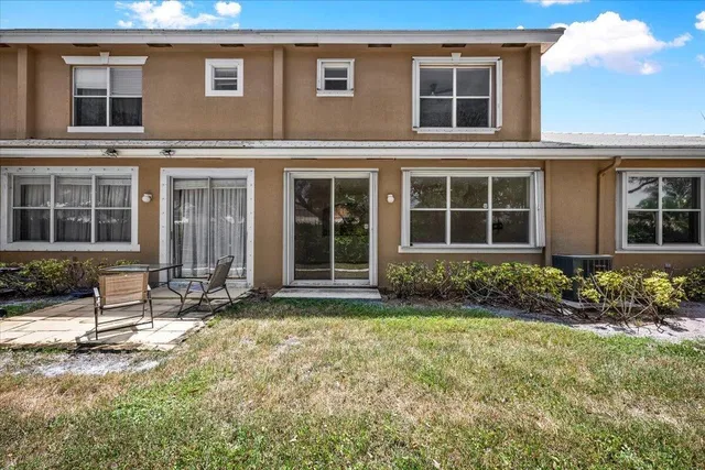 Residence photo 3