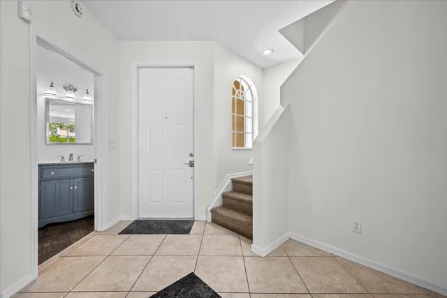Residence photo 5