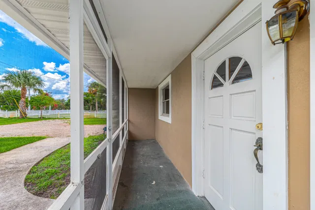 Residence photo 3