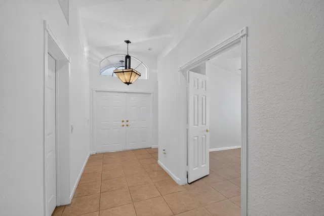 Residence photo 3