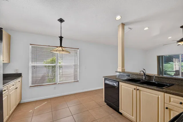 Residence photo 9