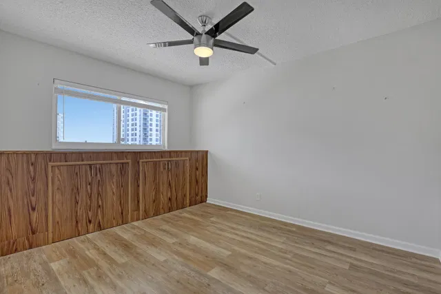 Unit 5060 photo 18