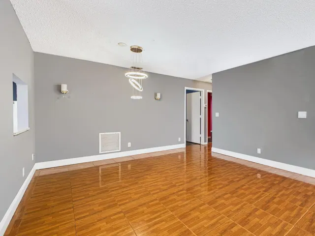 Residence photo 6