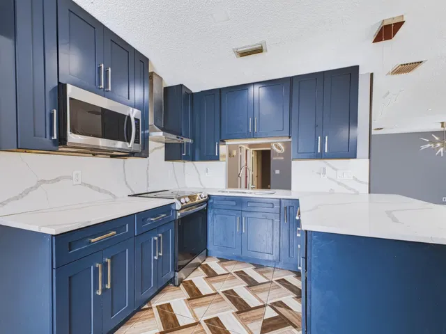 Residence photo 13