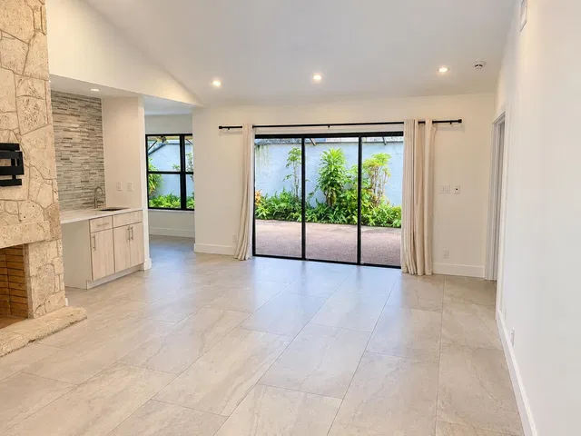 Residence photo 9